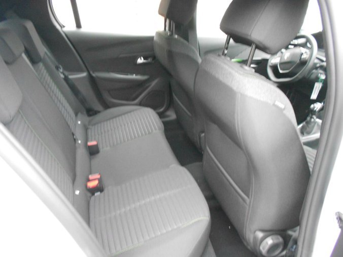 Peugeot 208, Peugeot 208 STYLE Hybrid 100 e-DCS6, barva oranžová