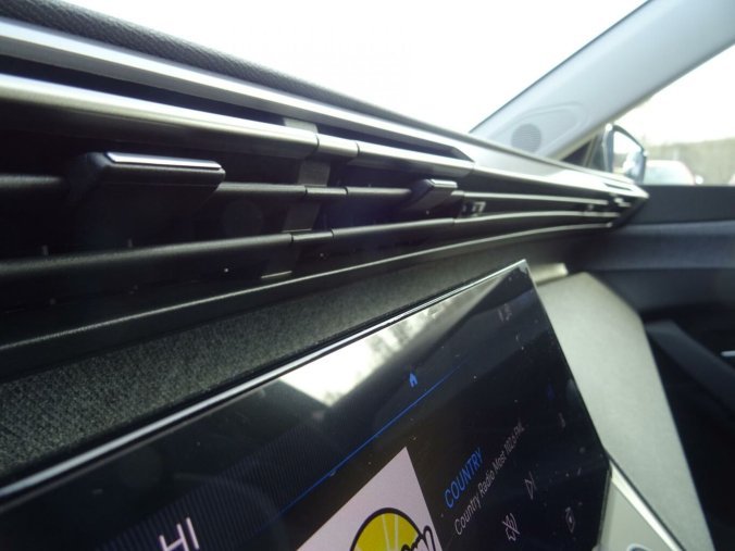 Peugeot 408, Peugeot 408 ALLURE Hybrid 145k e-DCS6, barva šedá