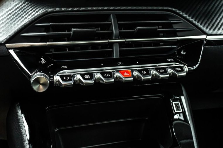 Peugeot 208, Peugeot 208 1,2 STYLE PureTech 100 S&S MAN, barva žlutá