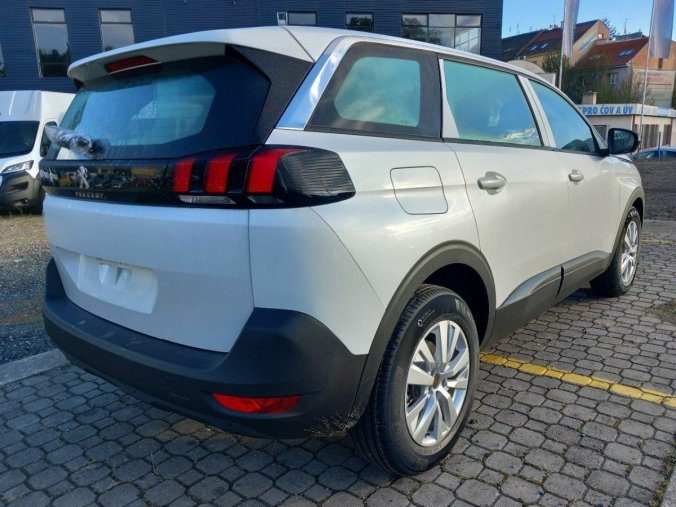 Peugeot 5008, Peugeot 5008 Active Pack PureTech 130 S&amp, barva bílá
