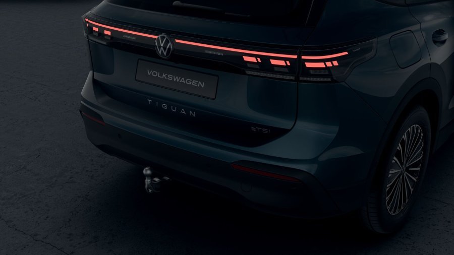 Volkswagen Tiguan, Tiguan People 1,5 eTSI 110 kW mHEV, barva modrá