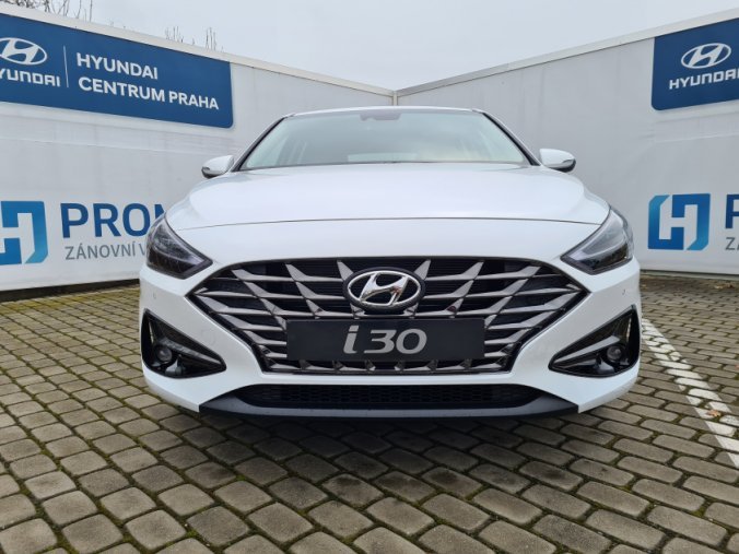 Hyundai i30, 1,5 T-GDI 117 kW iMT MHEV, barva bílá