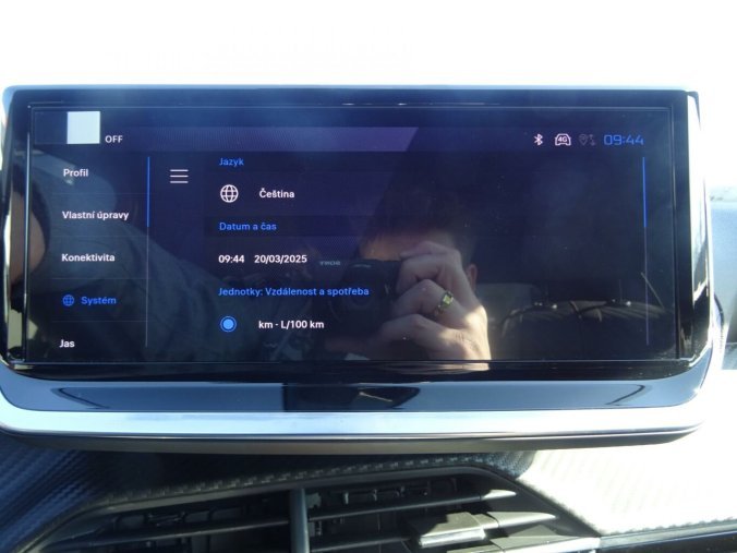 Peugeot 2008, Peugeot 2008 ALLURE Hybrid 145k e-DCS6, barva červená
