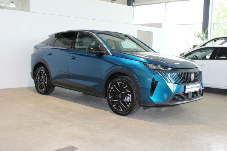 Peugeot 3008, Peugeot 3008 Allure Hybrid 136 e-DCS6, barva modrá