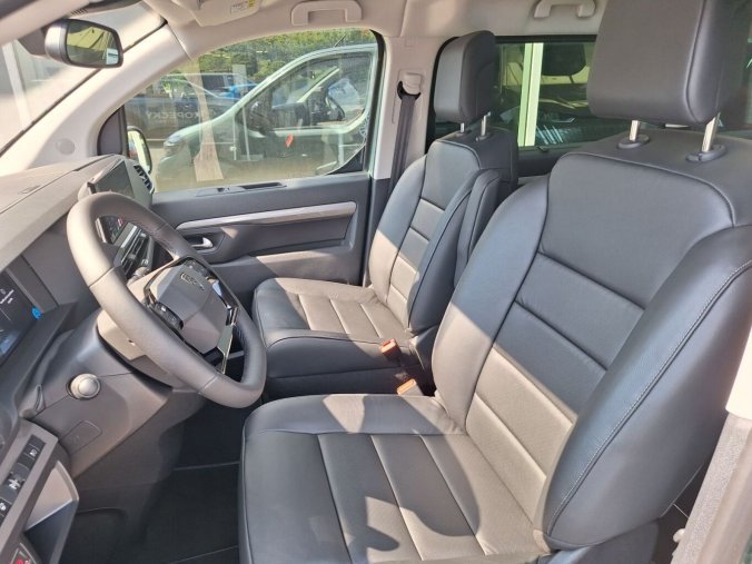 Peugeot Traveller, Peugeot Traveller ALLURE Long 2.2 BHDi 180k EAT8, barva šedá