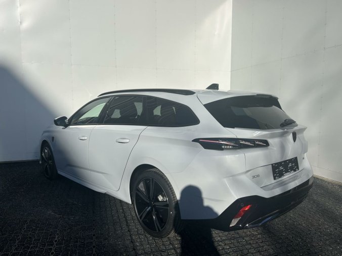 Peugeot 308, Peugeot 308 SW GT Hybrid 145 e-DCS6, barva bílá