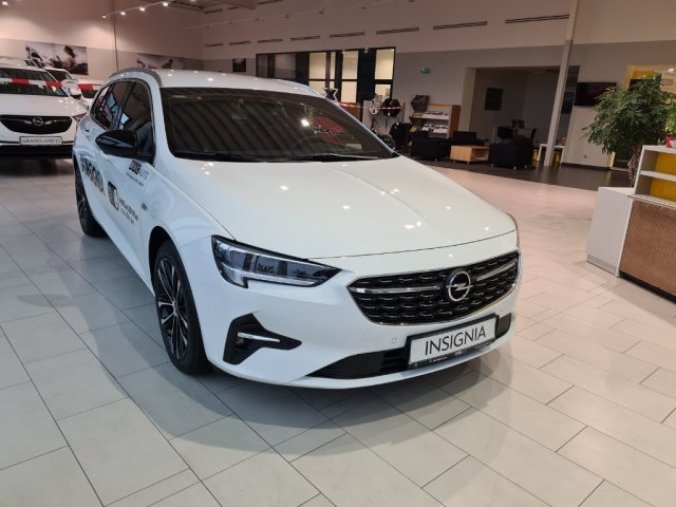 Opel Insignia, Ultimate2.0CDTI(128kW/174K)8AT, barva bílá