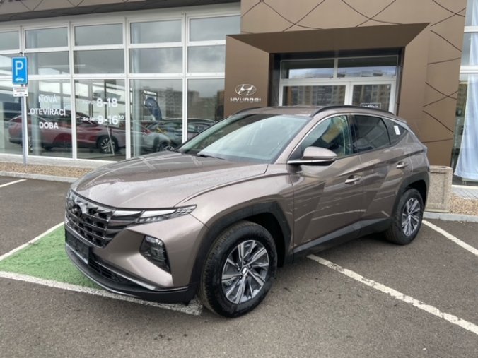 Hyundai Tucson, 1,6 T-GDi 110 kW (95 NAT) 6 st. man, barva bronzová