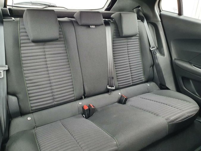 Peugeot 2008, Peugeot 2008 ACTIVE 1.2 PureTech 110k S&S M, barva červená