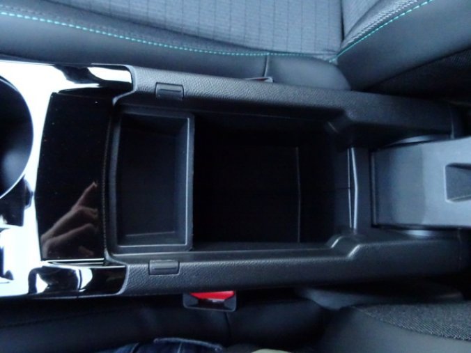 Peugeot 2008, ALLURE PACK 1.5 BHDi 130k EAT8, barva oranžová
