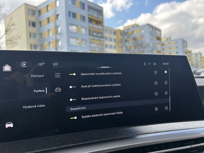 Peugeot 5008, Peugeot 5008 ALLURE Hybrid 145k e-DCS6, barva bílá