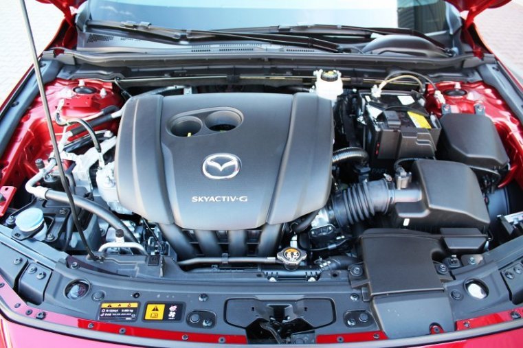 Mazda 3, SKYACTIV-G, barva červená