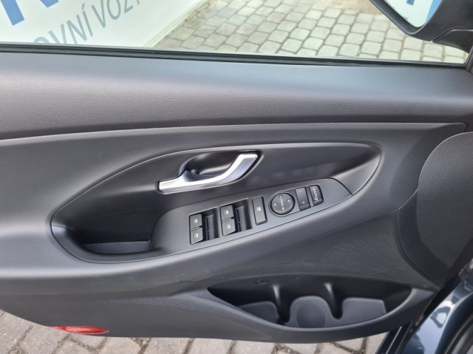 Hyundai i30, 1,5i 81 kW MT, barva modrá