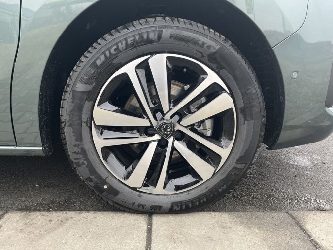 Peugeot Traveller, Peugeot Traveller Allure Standard 2.0 BlueHDi 180 S&S EAT8, barva zelená