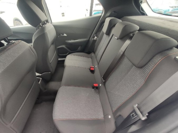 Peugeot 2008, Peugeot 2008 STYLE 1.2 100k MAN6, barva bílá