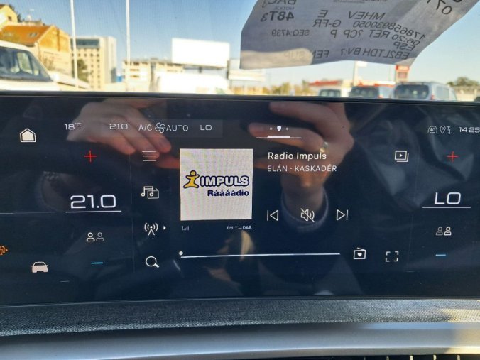 Peugeot 5008, Peugeot 5008 5008 GT Hybrid 145 e-DCS6, barva bílá