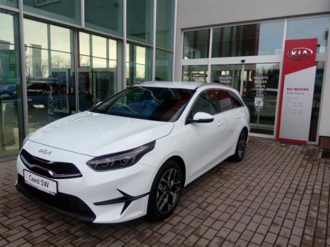 Kia Ceed, SW 1,5 T-GDi TOP 17¨ ALU MY23, barva bílá