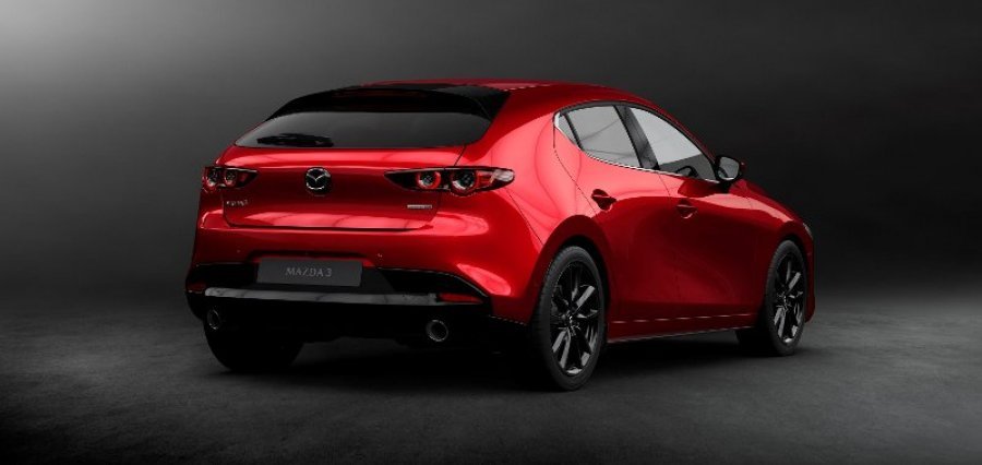Mazda 3, Skyactiv-G122, barva červená