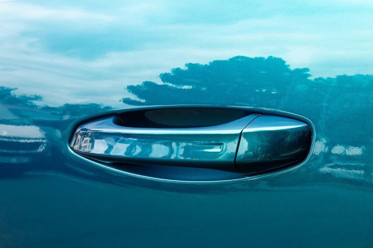 Peugeot 5008, Peugeot 5008 1,2 ALLURE Hybrid 145 e-DCS6, barva modrá