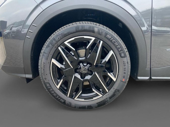 Peugeot 3008, Peugeot 3008 ALLURE Hybrid 136 e-DCS6, barva modrá