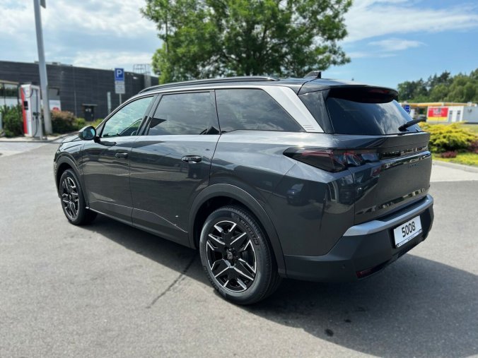 Peugeot 5008, Peugeot 5008 GT Hybrid 145 e-DCS6, barva šedá