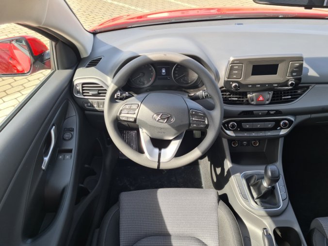 Hyundai i30, 1,5i 81 kW MT, barva bílá