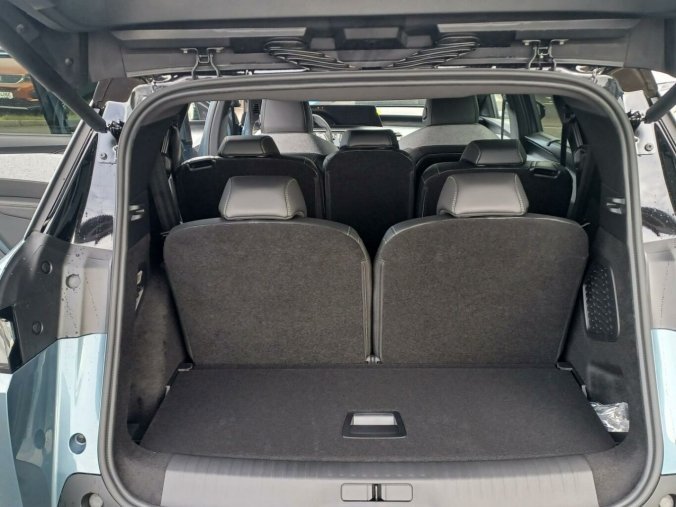 Peugeot 5008, Peugeot 5008 GT Hybrid 136 e-DCS6, barva modrá