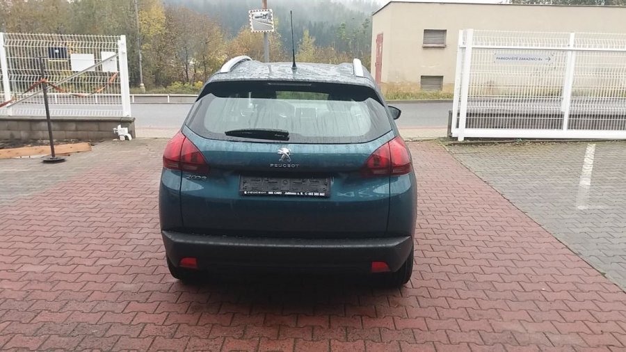 Peugeot 2008, ACTIVE 1.2 PureTech 130k, barva zelená