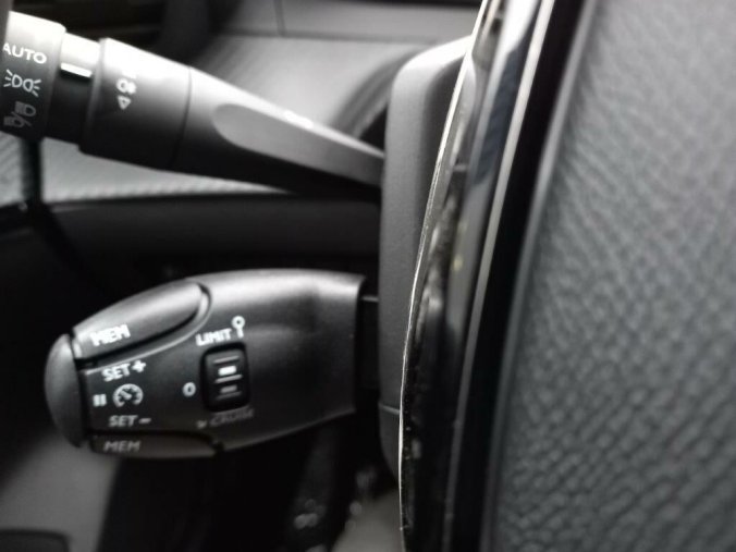 Peugeot 208, Peugeot 208 Style PureTech 1.2 7 let zár., barva zelená