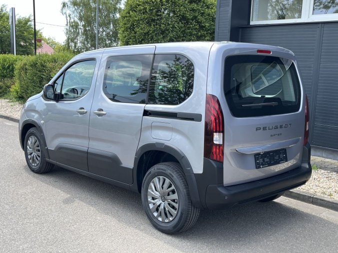 Peugeot Rifter, Peugeot Rifter ALLURE BlueHDi 130 S&S EAT8 s homologací N1, barva šedá
