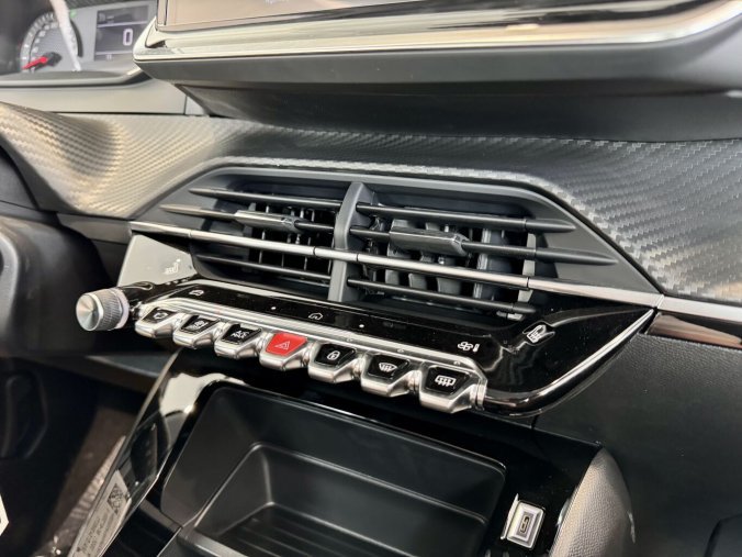 Peugeot 208, Peugeot 208 STYLE, 100 koní, výhřev sedadel, barva žlutá