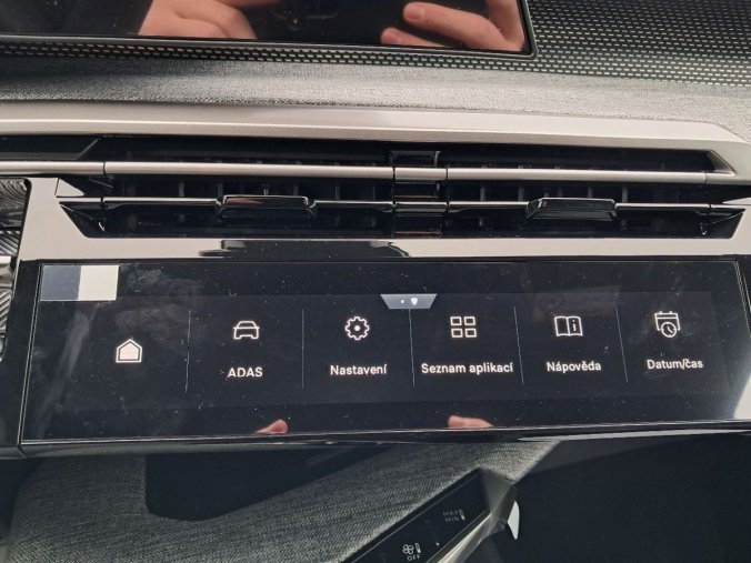 Peugeot 3008, Peugeot 3008 3008 GT Hybrid 145 e-DCS6, barva modrá