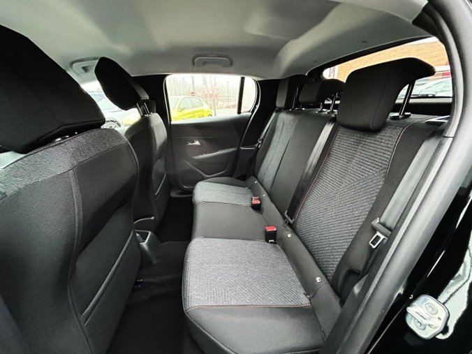 Peugeot 208, Peugeot 208 STYLE 75k MAN5, barva černá
