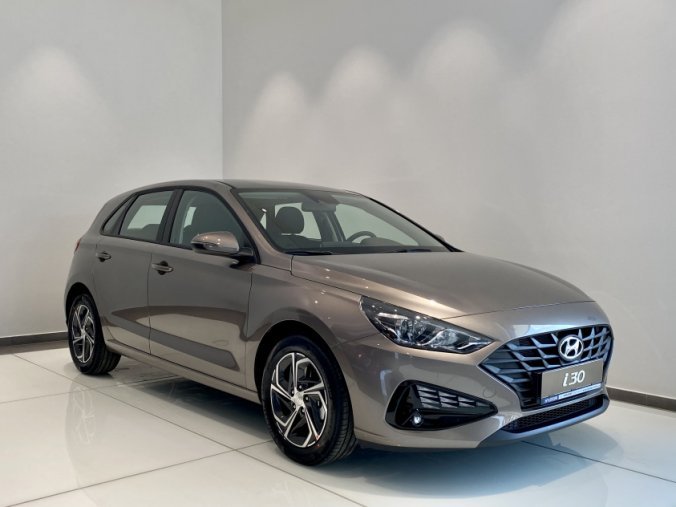 Hyundai i30, 1,5i 81 kW MT, barva bronzová