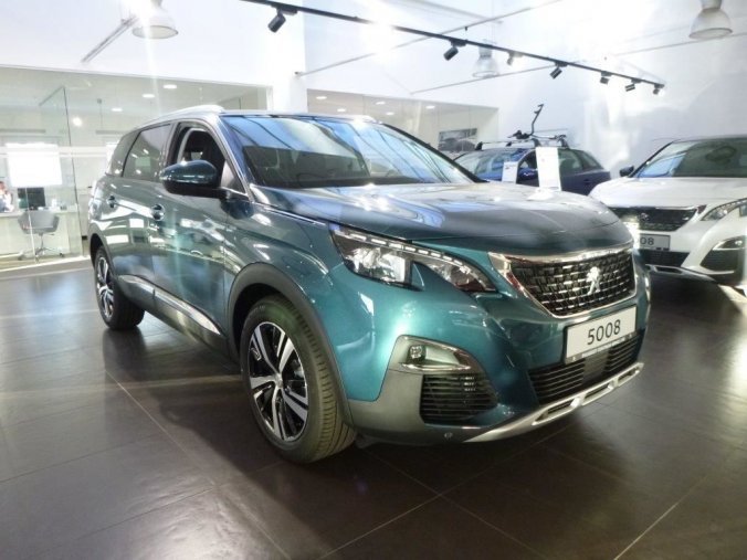 Peugeot 5008, ALLURE 1.2 PureTech 130 S&S MAN6 - 7 míst - 8251, barva zelená