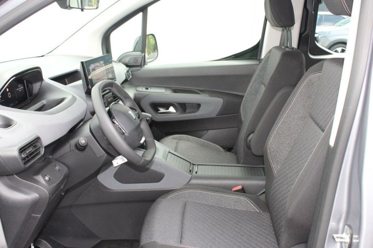 Peugeot Rifter, Peugeot Rifter ALLURE BlueHDi 130 MAN6 N1, barva zelená