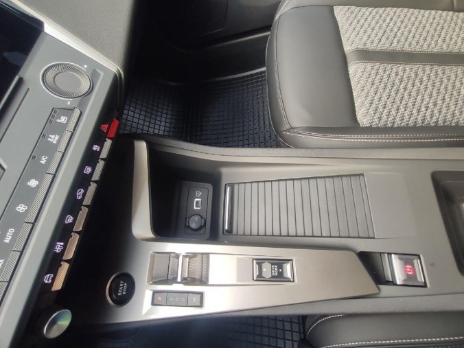 Peugeot 308, Peugeot 308 SW ALLURE NEW 1.5 HDI AUT8, barva šedá