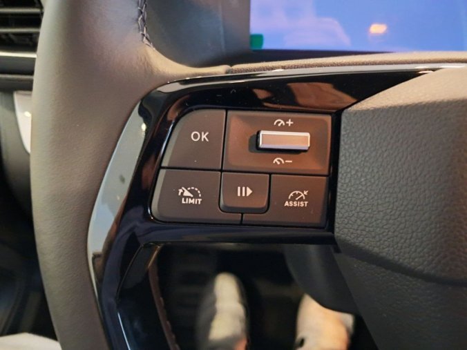 Peugeot Traveller, Peugeot Traveller Active Standard 2.0 BlueHDi 18, barva bílá