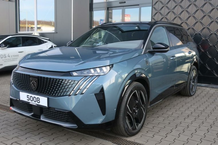 Peugeot 5008, Peugeot 5008 GT Elektromotor 157kW/210k 73, barva modrá