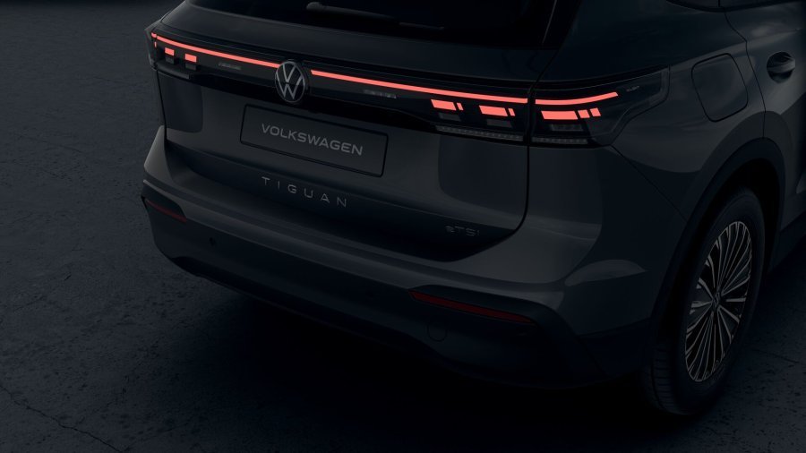Volkswagen Tiguan, Tiguan People 1,5 eTSI 110 kW mHEV, barva šedá