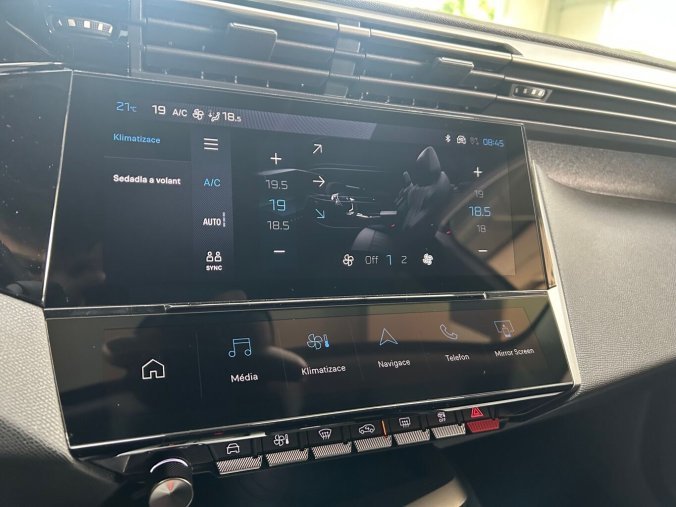 Peugeot 408, Peugeot 408 ALLURE Hybrid 145 e-DCS6, barva bílá