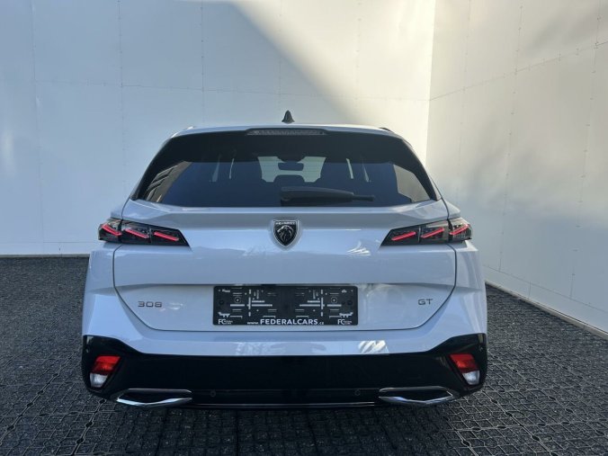 Peugeot 308, Peugeot 308 SW GT Hybrid 145 e-DCS6, barva bílá