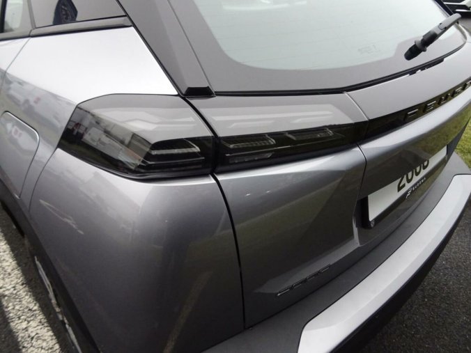 Peugeot 2008, Peugeot 2008 STYLE PureTech 100k MAN6, barva stříbrná