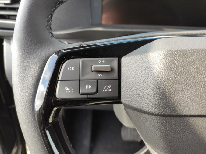 Peugeot Traveller, Peugeot Traveller L3 2.0 HDI AUT8  rezervace, barva černá