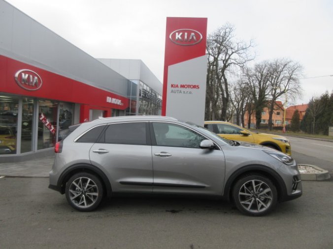 Kia Niro, 1,6 GDi 6DCT HEV EXCLUSIVE, barva stříbrná