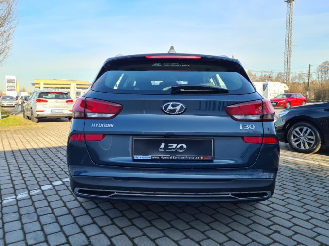 Hyundai i30, 1,5i 81 kW MT, barva modrá