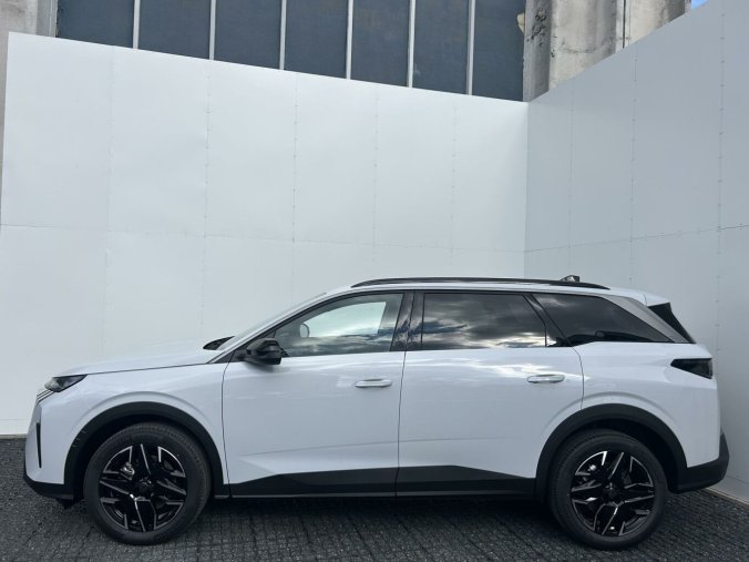 Peugeot 5008, Peugeot 5008 ALLURE Hybrid 145k e-DCS6, barva bílá