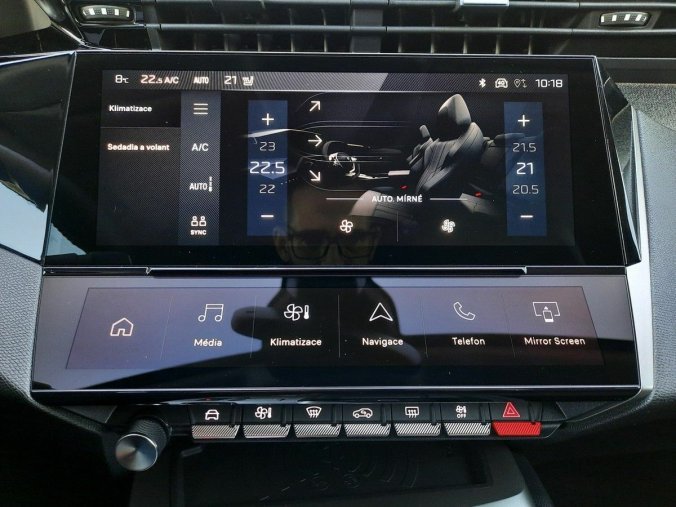 Peugeot 408, Peugeot 408 ALLURE Hybrid 136 e-DCS6, barva modrá