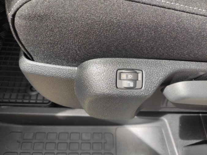 Peugeot Traveller, Peugeot Traveller L2 2.2 HDI 150k MAN6 WEBASTO, barva stříbrná