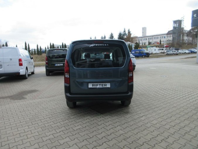 Peugeot Rifter, Peugeot Rifter LongAllure BlueHDi 130S&S MAN6, barva modrá
